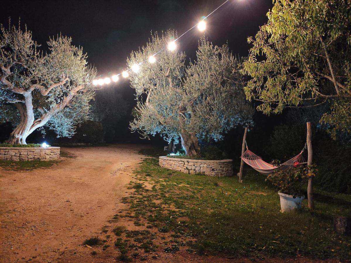 בית הארחה אלברובלו 	Trulli Barsento מראה חיצוני תמונה